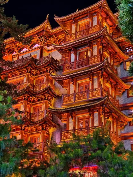 黄昏时分的广州珠江两岸天际线